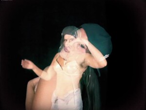 KRISTINA - EN LA PARED(zoo versión)🐾