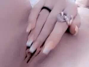 Knotty bitch masturbating