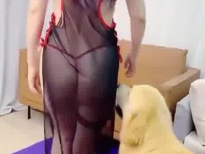Chinese young wife recording her first time dog sex