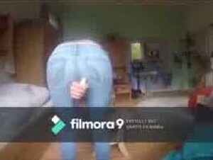 Вставляет в себя рыбу