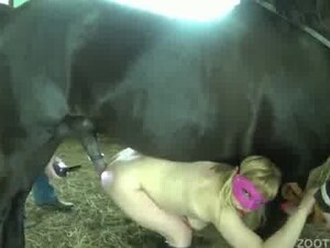 RUBIA LOCA Y TRAVIESA