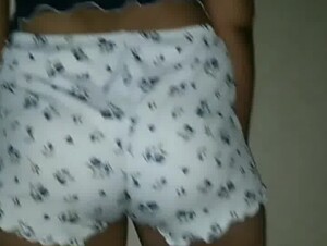 I took off my wife's pants to show off her plump ass